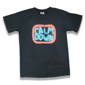 "Calm Down" t-shirt (Black) - Silky Screens